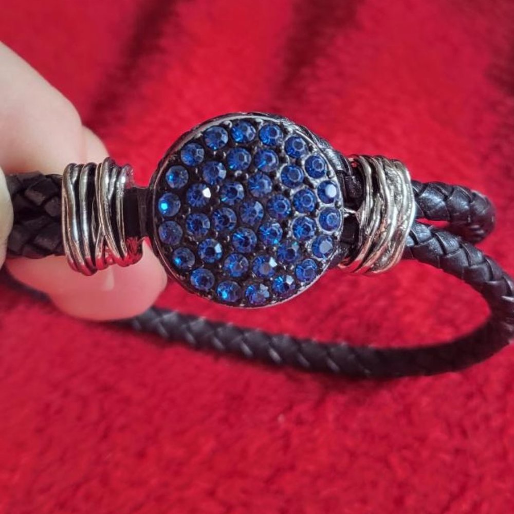Leather and blue stone bracelet